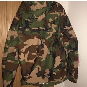 The North Face Camo Millerton jacket Men’s Medium